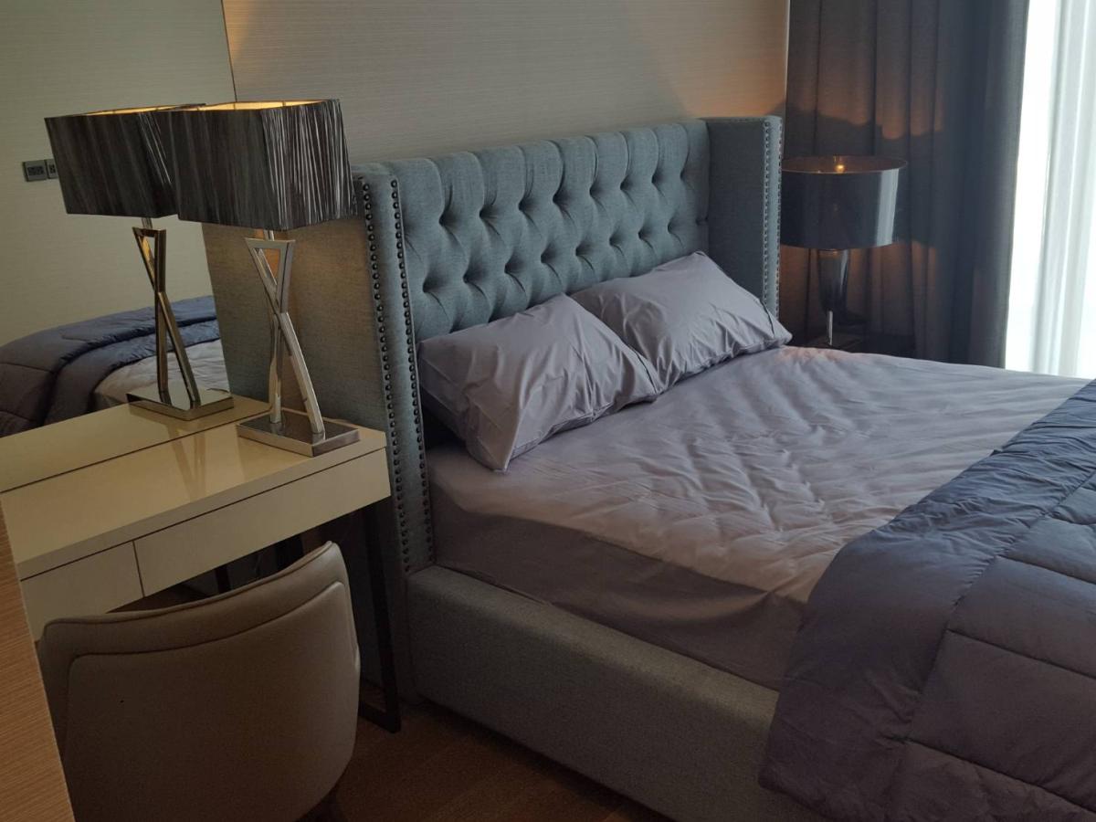 For SaleCondoSukhumvit, Asoke, Thonglor : 03/04/2026, Luxury 2Bed Condo @ KRAAM Sukhumvit 26 – 106 sqm near BTS Phra Khanong
Price 32.9 million Invest or live yourself Worth every square meter! 0642748883