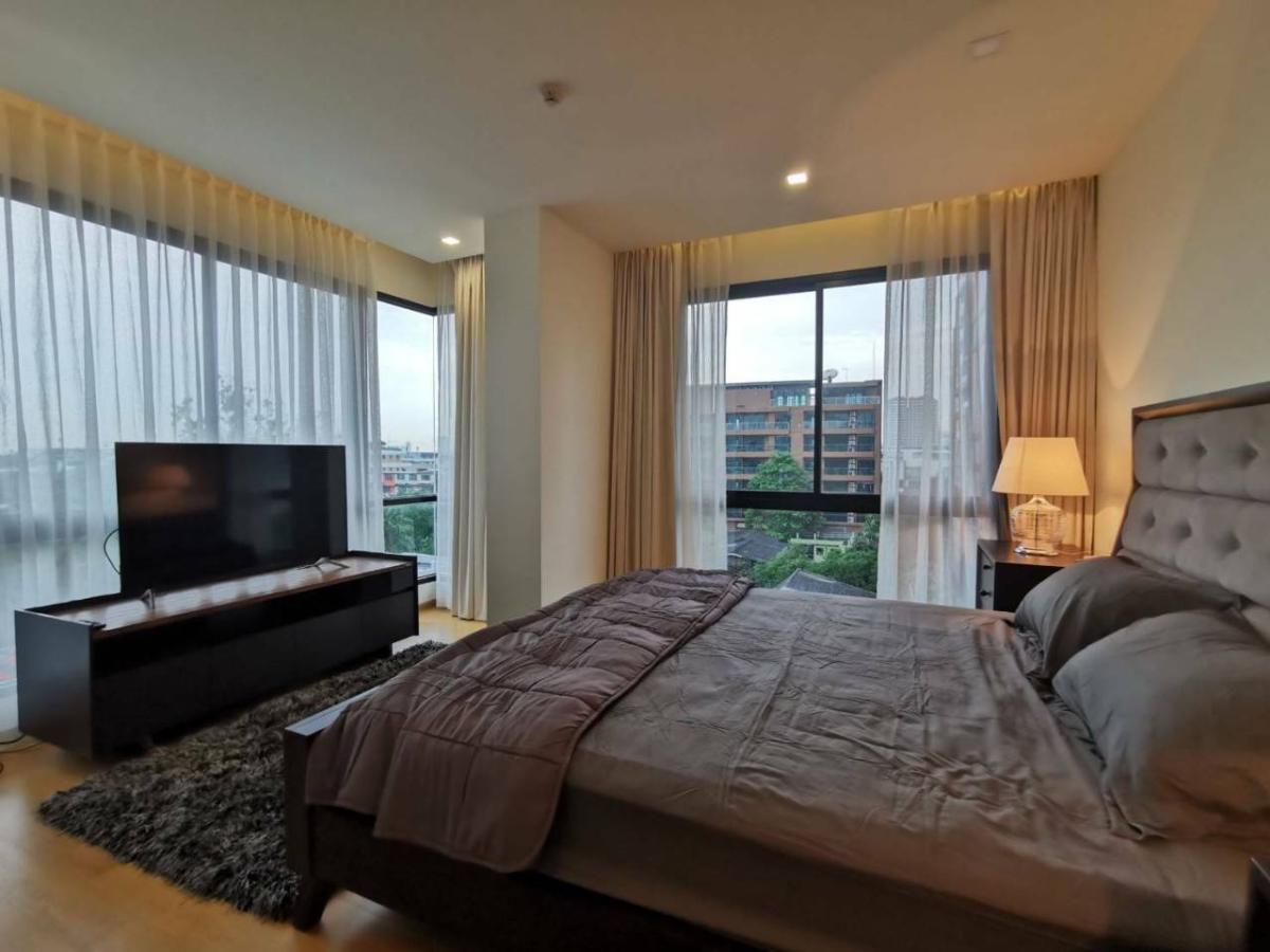 For SaleCondoSukhumvit, Asoke, Thonglor : 03/04/2026, 3 bedrooms with a view in the heart of Thonglor Mieler Sukhumvit 40 for only 16.9 million.
Convenient for all travel, close to BTS Thong Lo with complete amenities! 0642748883