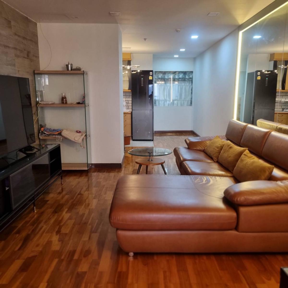 For SaleCondoSukhumvit, Asoke, Thonglor : 03/04/2026, Luxury condo Waterford Diamond 2 bedrooms 2 bathrooms adjacent to BTS Phrom Phong
Spacious area of 83 sqm. Only 9.5 million, perfectly convenient! 0642748883