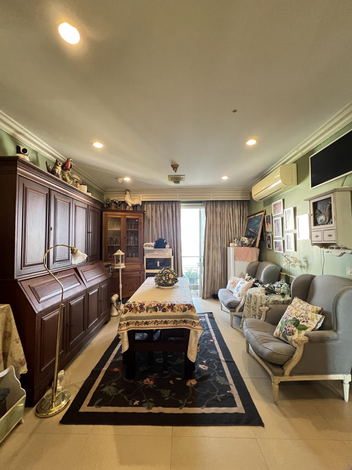 For SaleCondoSathorn, Narathiwat : 03/04/2026, Luxury condo with 4 bedrooms @ The Star Estate Narathiwat
Spacious area of 210 sq.m. Special price of only 19.5 million! 0642748883