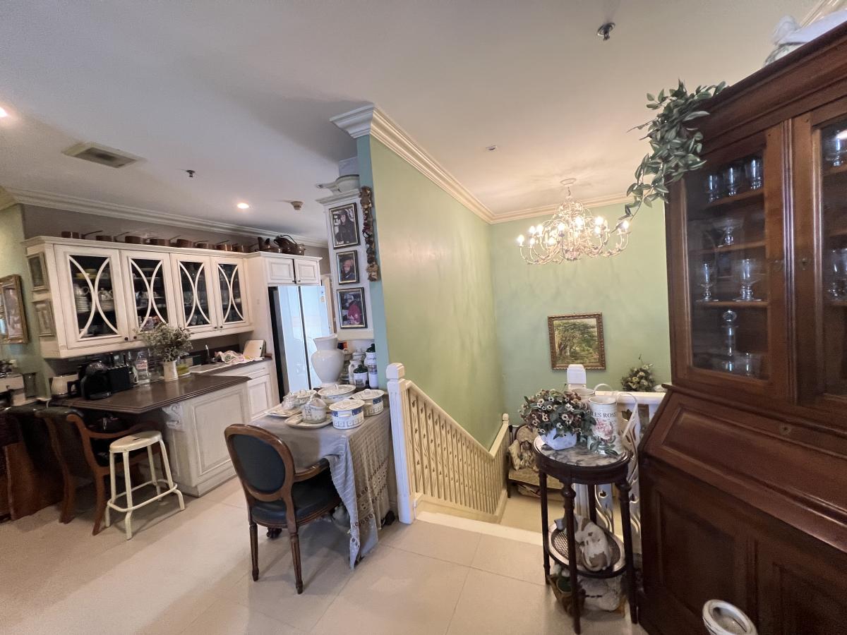 For SaleCondoSathorn, Narathiwat : 03/04/2026, Luxury condo with 4 bedrooms @ The Star Estate Narathiwat
Spacious area of 210 sq.m. Special price of only 19.5 million! 0642748883