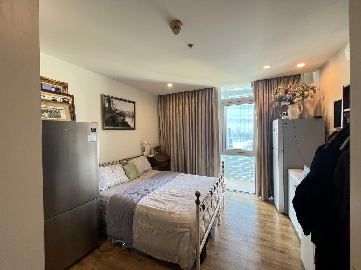 For SaleCondoSathorn, Narathiwat : 03/04/2026, Luxury condo with 4 bedrooms @ The Star Estate Narathiwat
Spacious area of 210 sq.m. Special price of only 19.5 million! 0642748883