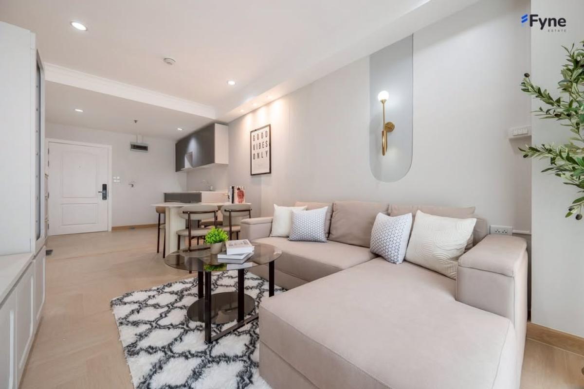 For SaleCondoSukhumvit, Asoke, Thonglor : 03/04/2026, Beautiful condo in the heart of Asoke, 2 bedrooms, only 5.49 million THB.
Close to BTS/MRT Phetchaburi. Worth it for investment or personal use! 0642748883