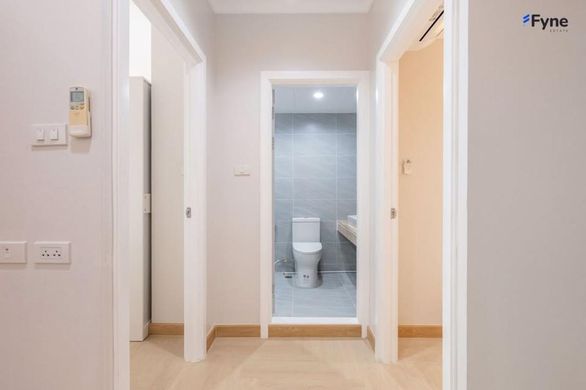 For SaleCondoSukhumvit, Asoke, Thonglor : 03/04/2026, Beautiful condo in the heart of Asoke, 2 bedrooms, only 5.49 million THB.
Close to BTS/MRT Phetchaburi. Worth it for investment or personal use! 0642748883