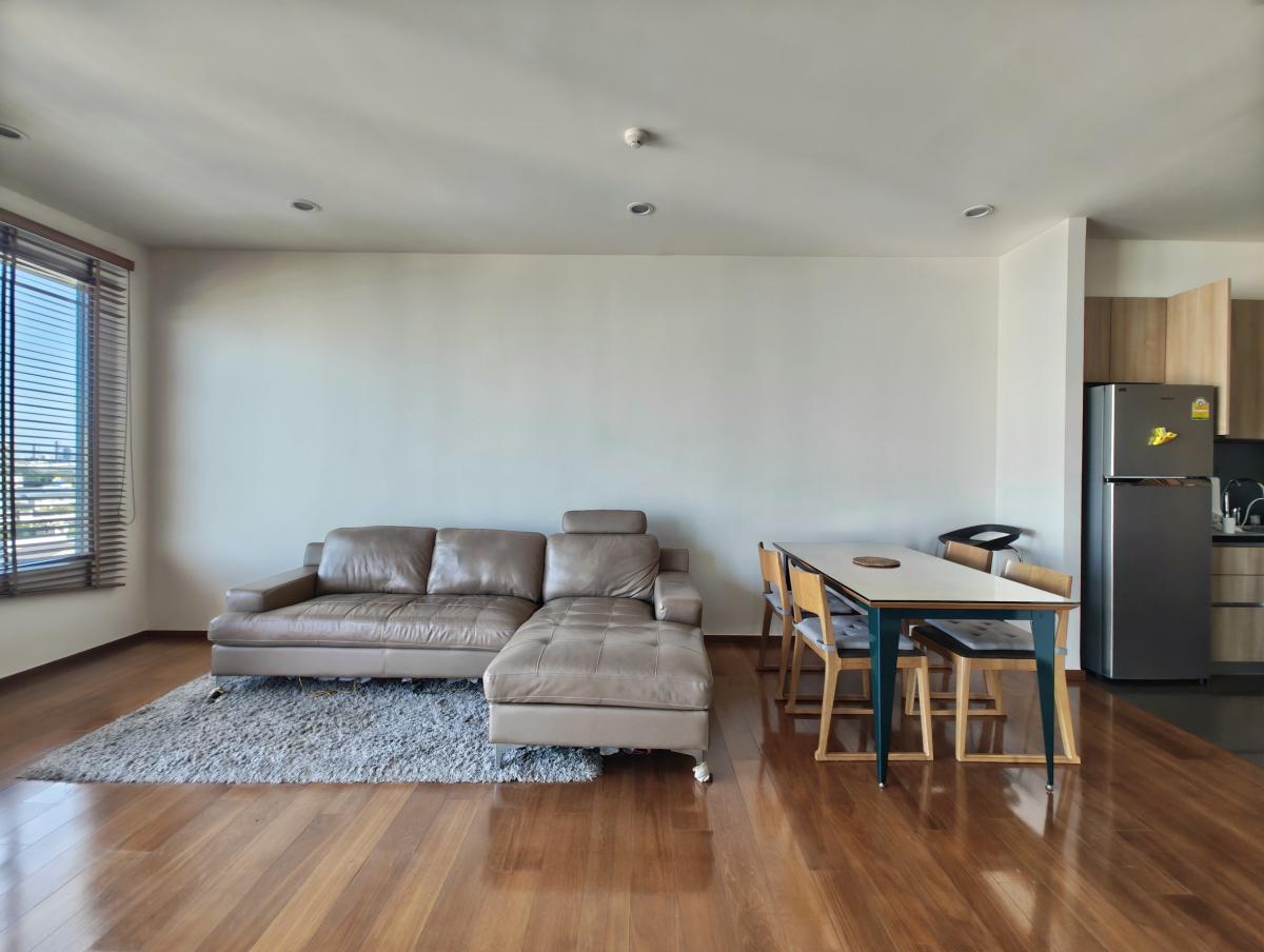 For SaleCondoRama3 (Riverside),Satupadit : 03/04/2026, Luxury 2-bedroom condo The Parco in the city center, near BTS Chong Nonsi
Infinity Pool view with complete free amenities for only 12 million! 0642748883