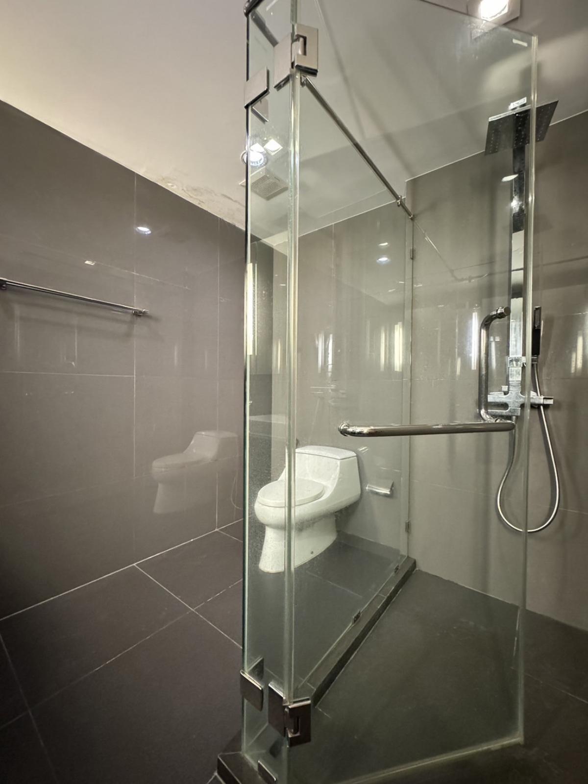 For SaleCondoSathorn, Narathiwat : 03/04/2026, Luxury 3-Bed Condo at The Hudson Sathorn 7 – Prime Location Near BTS Chong Nonsi
For sale 28.5 million THB / Rent 90,000 THB per month with hotel-level amenities! 0642748883