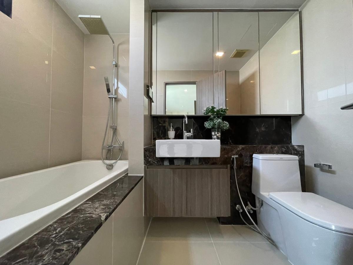 For RentCondoSamut Prakan,Samrong : 03/04/2026, Luxury condo 2 bedrooms in the heart of Thonglor, beautiful view 70 sqm. Ready to move in!
Rent 55,000 THB/month. Close to BTS Thonglor EB-88533, hurry to book! 0642748883