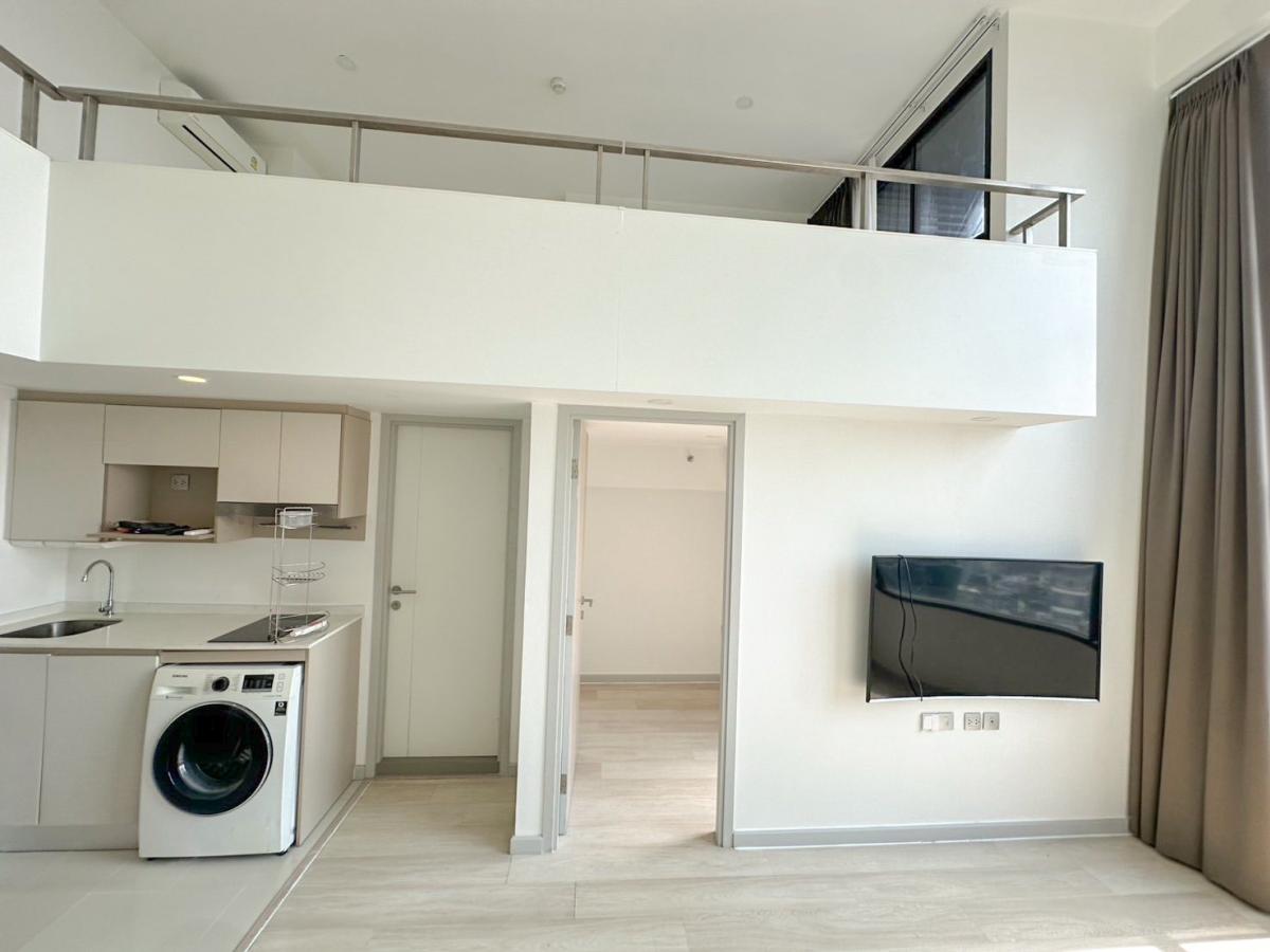 For SaleCondoSathorn, Narathiwat : 03/04/2026, Super value! 2 bedrooms in the heart of Sathorn, KnightsBridge Prime Sathorn
Near BTS Chong Nonsi for only 5.49 million, with swimming pool and fitness! 0642748883