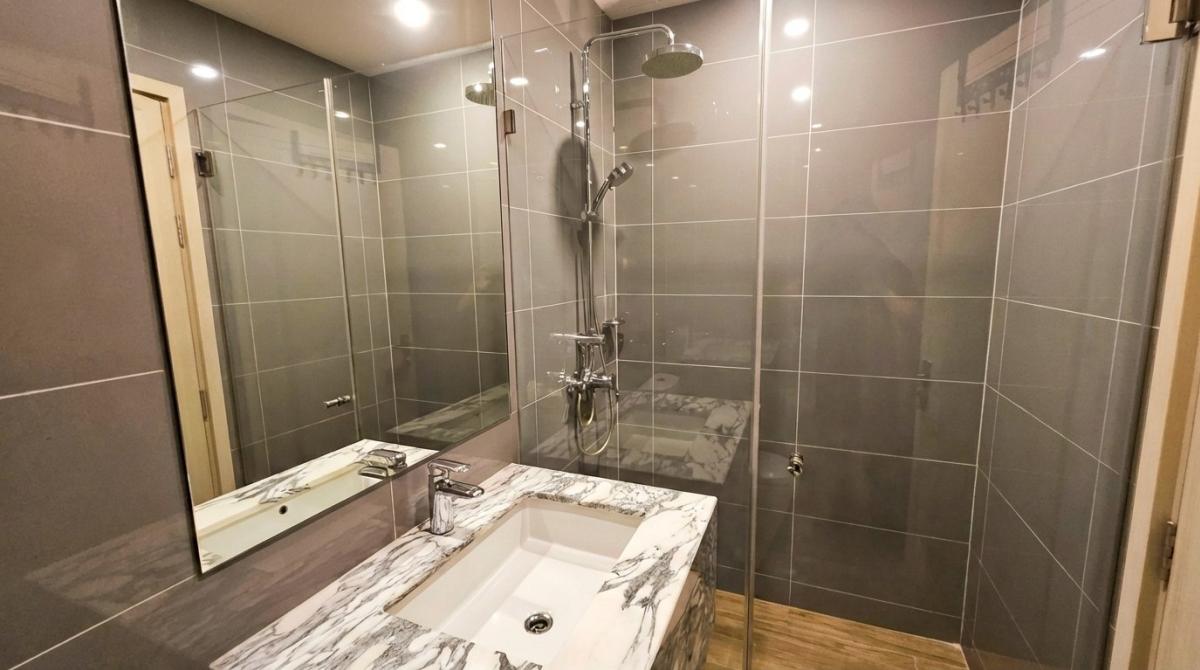 For SaleCondoPattanakan, Srinakarin : 03/04/2026, # LUXURY 2 BED/2 BATH CORNER UNIT at Q CHIDLOM - Prime Location Near BTS, Rooftop Pool, 64 SQM! 0642748883