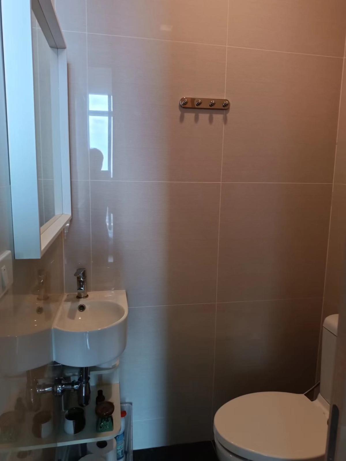 For RentCondoSukhumvit, Asoke, Thonglor : 03/04/2026, Rent a luxurious Park 24 condo near BTS Phrom Phong, 2 bedrooms, 54 sq.m.
Only 35,000 baht/month, fully equipped with facilities! 0642748883