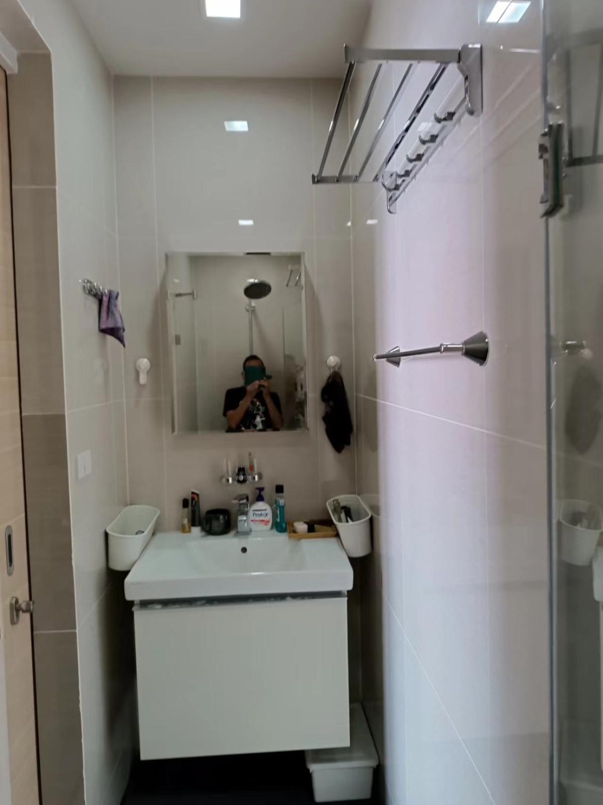 For RentCondoSukhumvit, Asoke, Thonglor : 03/04/2026, Rent a luxurious Park 24 condo near BTS Phrom Phong, 2 bedrooms, 54 sq.m.
Only 35,000 baht/month, fully equipped with facilities! 0642748883