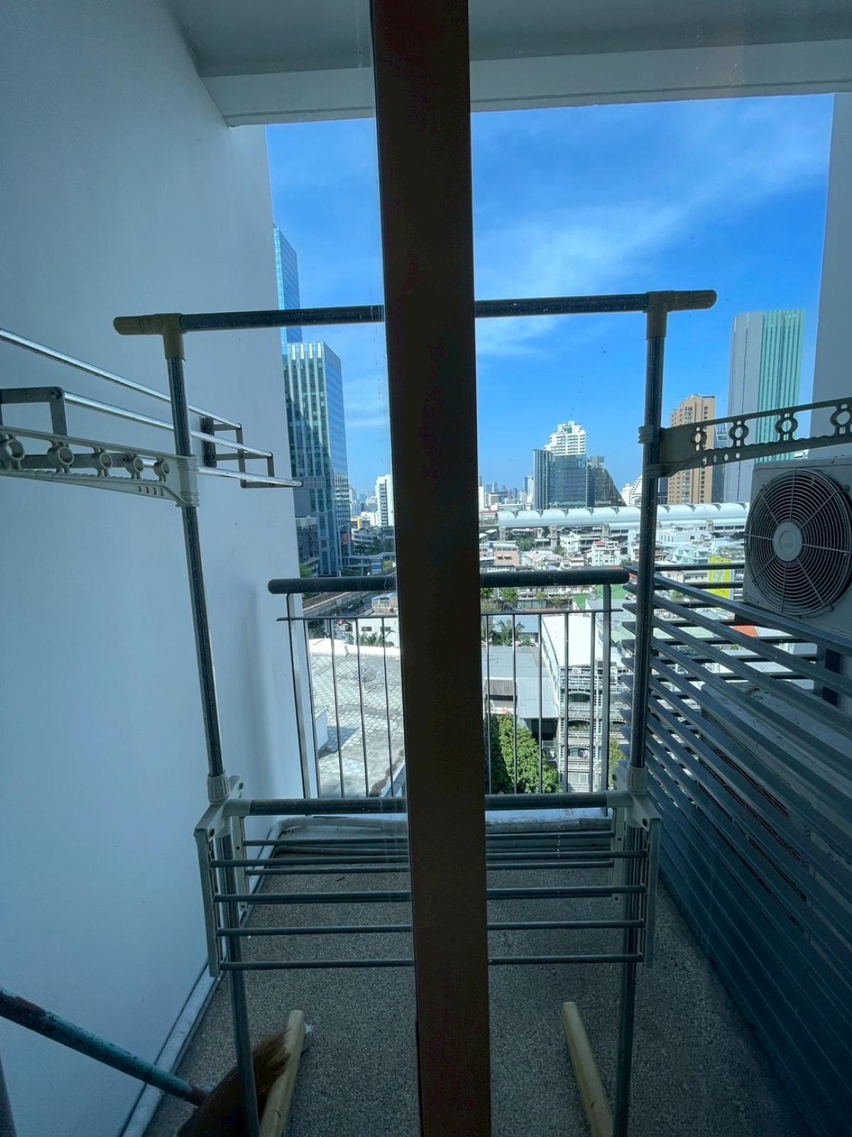 ให้เช่าคอนโดราชเทวี พญาไท : 03/04/2026, เช่าคอนโด Villa Rachatewi 1 ห้องนอน ใกล้ BTS/MRT ราชเทวี 
พร้อมสิ่งอำนวยความสะดวก ราคา 22,000 บาท/เดือน! 0642748883