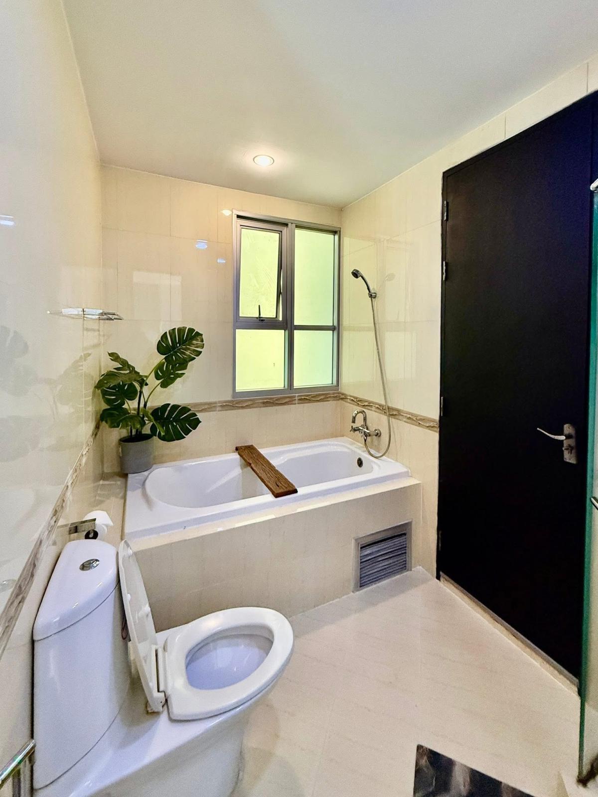 For RentCondoRatchathewi,Phayathai : 03/04/2026, Rent a luxury 2-bedroom condominium The Address Siam near BTS Ratchathewi surrounded by complete amenities for only 30,000 Baht/month! 0642748883