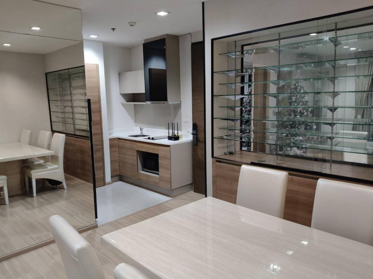 ให้เช่าคอนโดสะพานควาย จตุจักร : 03/04/2026, เช่าคอนโด Rhythm Phahol-Ari 2 ห้องนอน 65 ตรม. ใกล้ BTS/MRT เพียง 30,000 บาท! 
พร้อมสิ่งอำนวยความสะดวกครบครัน ตอบโจทย์ชีวิตเมืองทันที! 0642748883