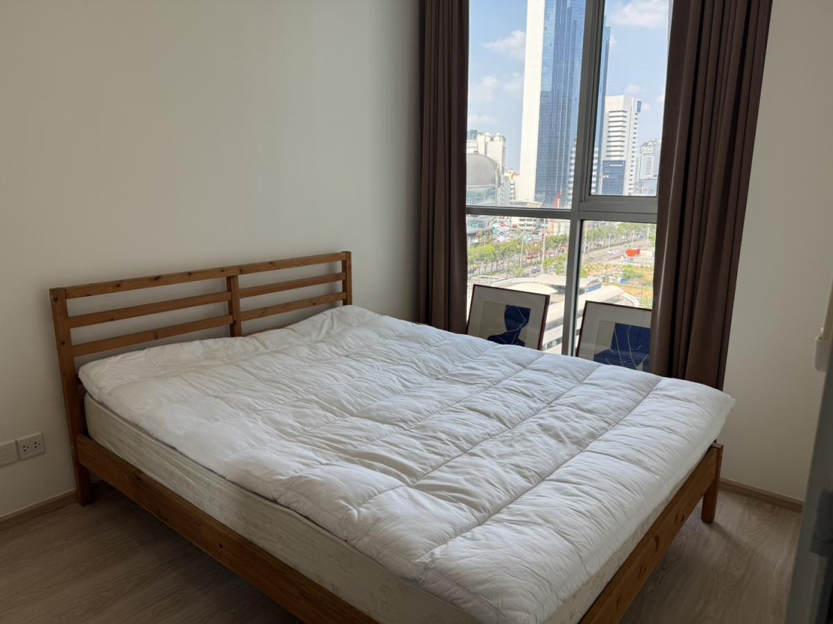 ให้เช่าคอนโดรัชดา ห้วยขวาง : 03/04/2026, คอนโด Noble Revolve รัชดา 1 ห้องนอน พร้อมอยู่ ใกล้ MRT ศูนย์วัฒนธรรม 
เช่าเพียง 15,000 บาท/เดือน ฟังก์ชันครบ บรรยากาศดี! 0642748883