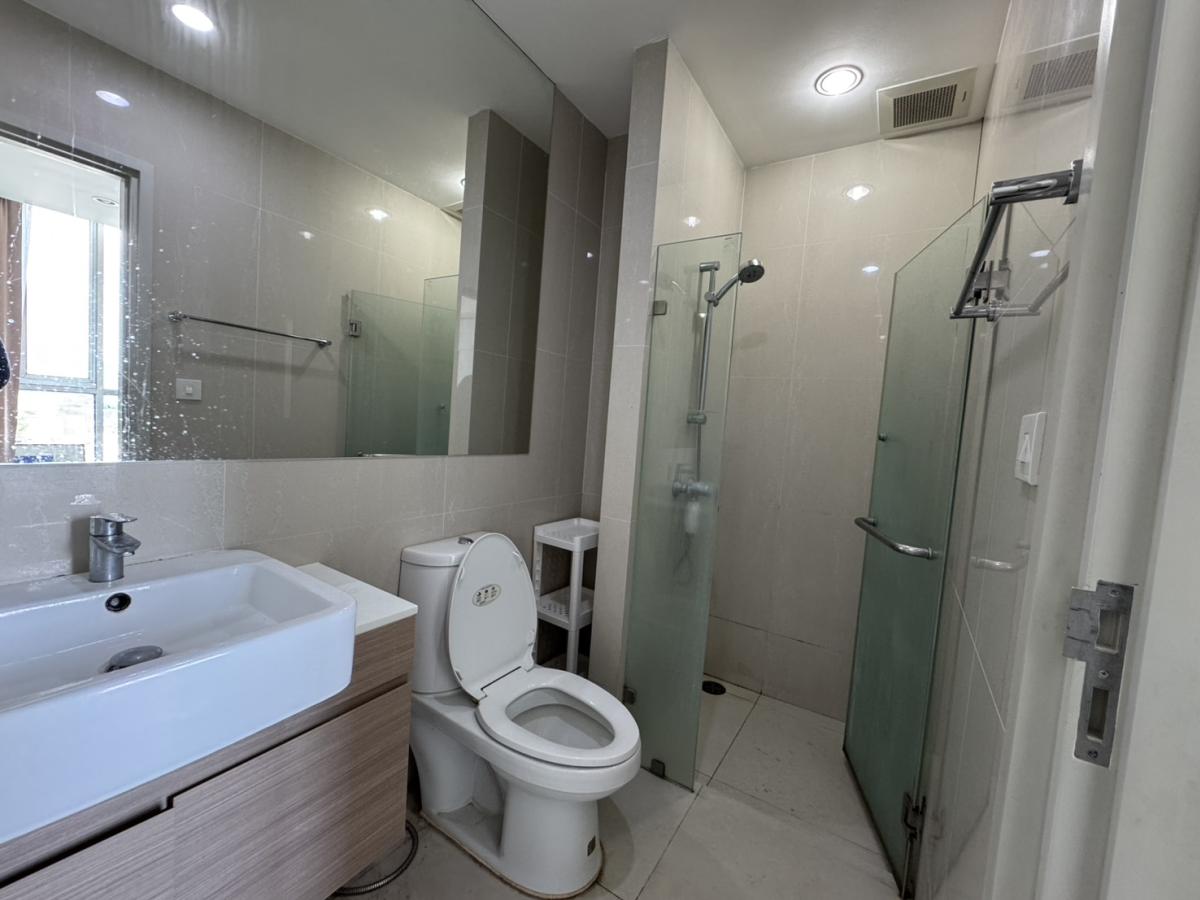 ให้เช่าคอนโดรัชดา ห้วยขวาง : 03/04/2026, คอนโด Noble Revolve รัชดา 1 ห้องนอน พร้อมอยู่ ใกล้ MRT ศูนย์วัฒนธรรม 
เช่าเพียง 15,000 บาท/เดือน ฟังก์ชันครบ บรรยากาศดี! 0642748883