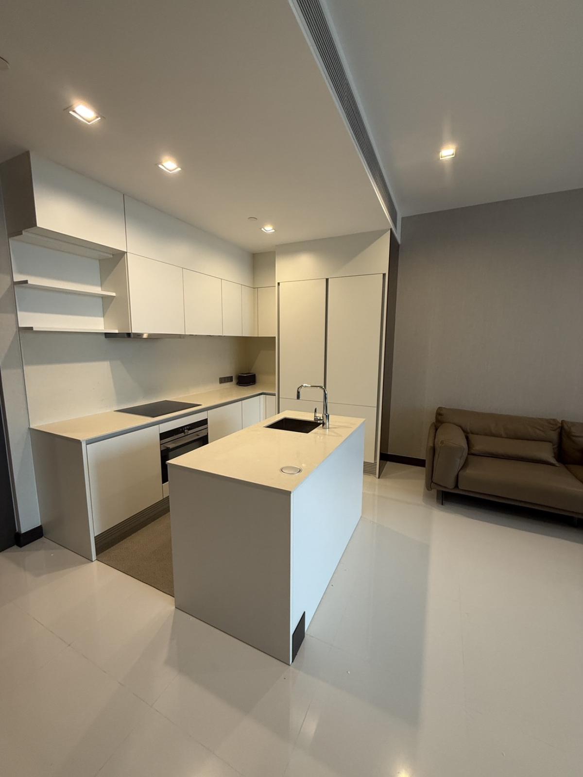 ให้เช่าคอนโดมีนบุรี-ร่มเกล้า : 03/04/2026, คอนโดหรู 2 ห้องนอน Q Sukhumvit 117 ตร.ม. ใจกลางเมือง 
เช่าเพียง 120,000 บ./ด. พร้อมสิ่งอำนวยความสะดวกล้ำสมัย! 0642748883