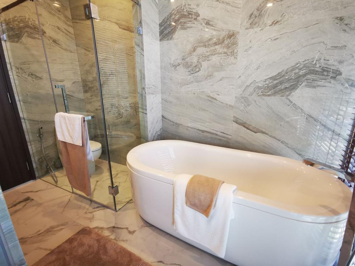 For RentCondoSukhumvit, Asoke, Thonglor : 03/04/2026, For rent: LAVIQ condo, Sukhumvit 57, 2 bedrooms, near Thonglor BTS
Luxury 86.5 sq.m. for only 85,000 THB/month! 0642748883