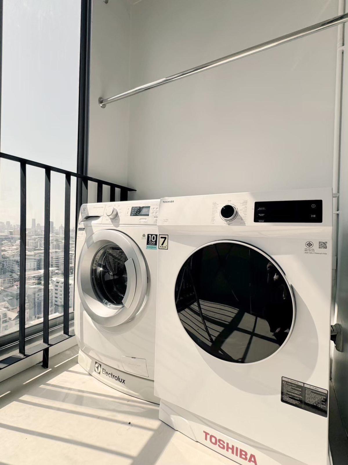 ขายคอนโดราชเทวี พญาไท : 03/04/2026, รวมค่าโอนคอนโดหรู Ideo Q พญาไท 1 ห้องนอน ใกล้ BTS/MRT เพียง 9.59 ลบ. 
พื้นที่กว้าง 61 ตร.ม. พร้อมสิ่งอำนวยความสะดวกครบครัน! 0642748883