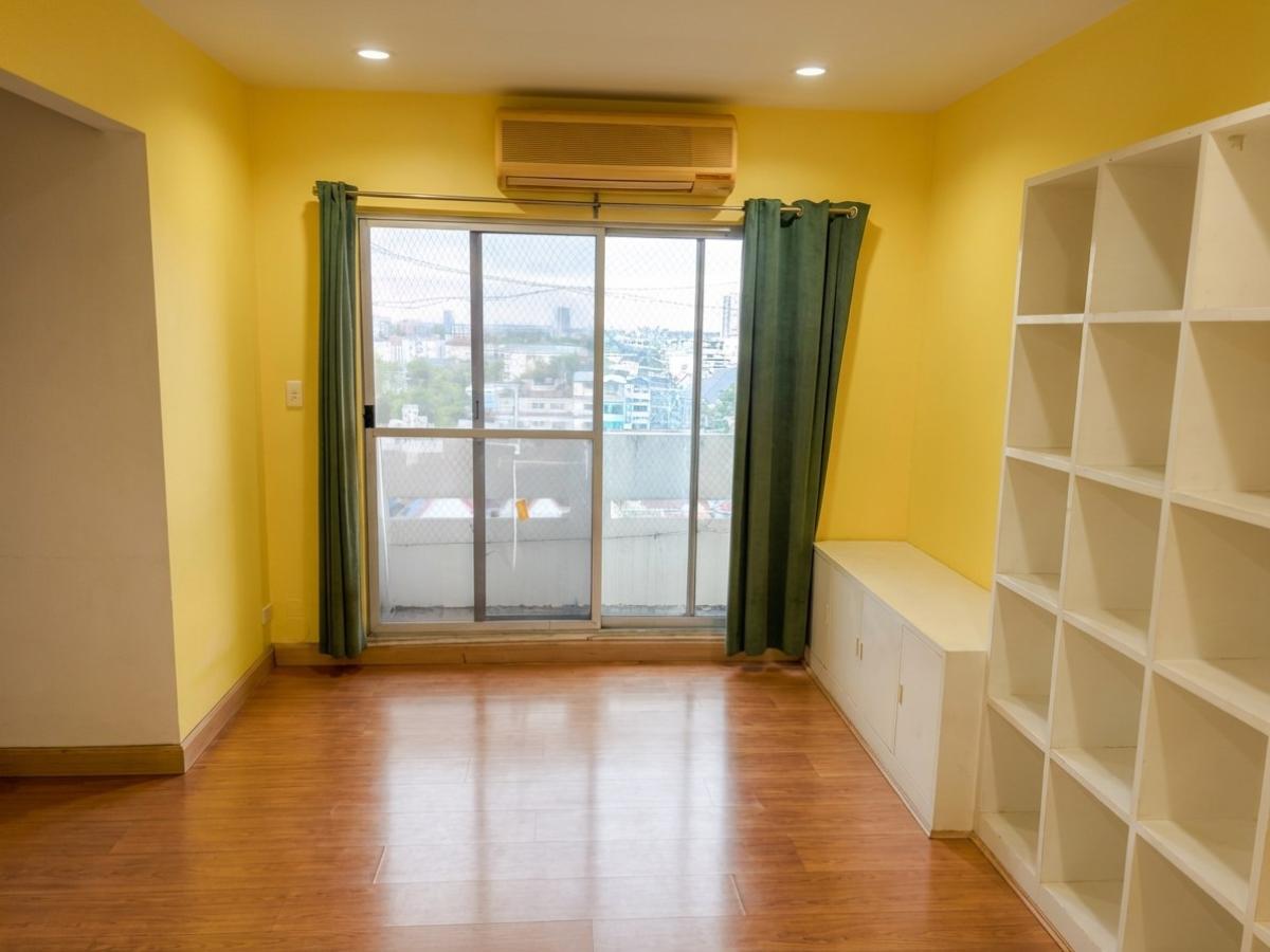 For SaleCondoRatchadapisek, Huaikwang, Suttisan : 03/04/2026, Luxury condo 2 bedrooms 85 sq.m. at Baan Suanthon Ratchada, great price 3.35 million!
Near BTS/MRT Phaholyothin 24-Ladprao, easy to travel with complete facilities. 0642748883