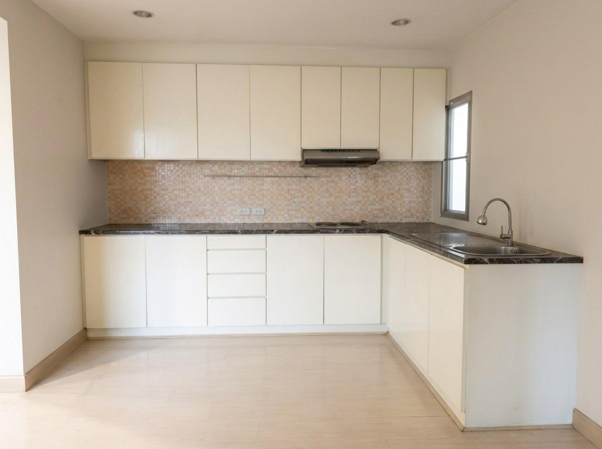 For SaleCondoRatchadapisek, Huaikwang, Suttisan : 03/04/2026, Luxury condo 2 bedrooms 85 sq.m. at Baan Suanthon Ratchada, great price 3.35 million!
Near BTS/MRT Phaholyothin 24-Ladprao, easy to travel with complete facilities. 0642748883