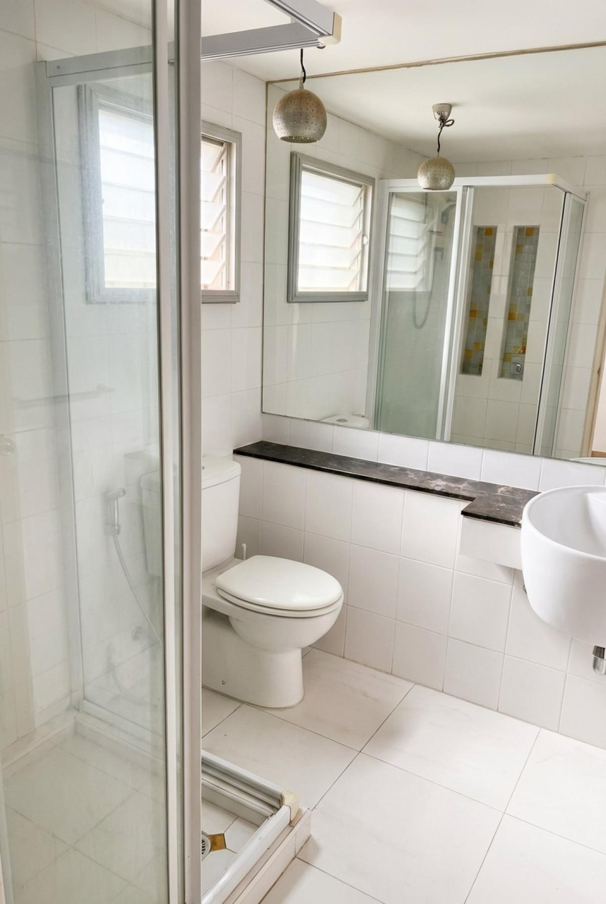 For SaleCondoRatchadapisek, Huaikwang, Suttisan : 03/04/2026, Luxury condo 2 bedrooms 85 sq.m. at Baan Suanthon Ratchada, great price 3.35 million!
Near BTS/MRT Phaholyothin 24-Ladprao, easy to travel with complete facilities. 0642748883