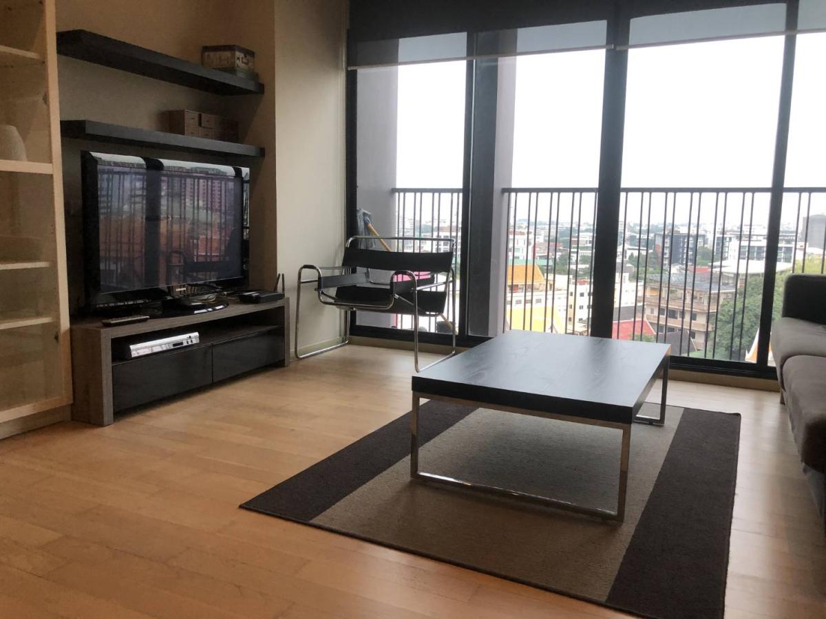 ขายคอนโดสุขุมวิท อโศก ทองหล่อ : 03/04/2026, รวมค่าโอนคอนโดหรูใกล้ BTS เอกมัย! Noble Reveal 1 ห้องนอน 51 ตร.ม. เพียง 6.5 ล้านเท่านั้น! 0642748883