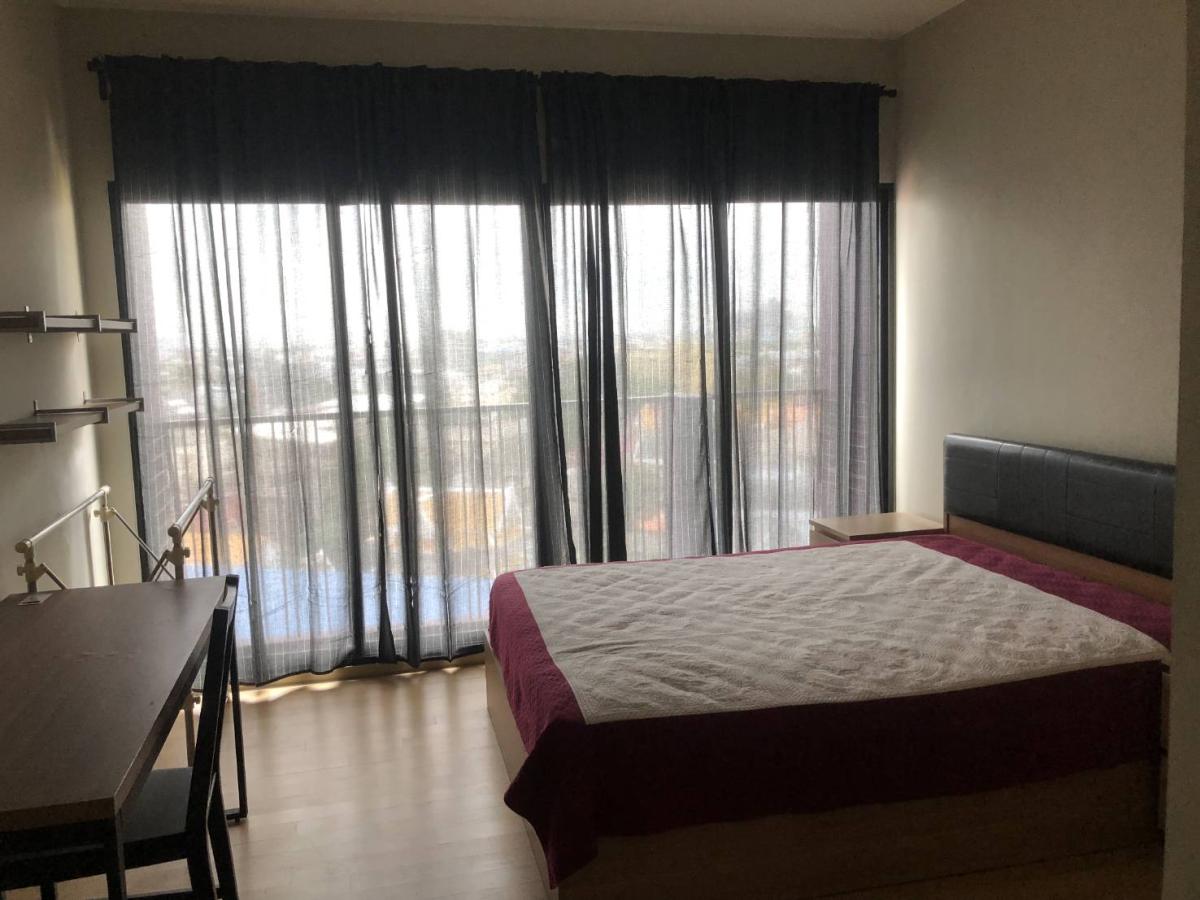 ขายคอนโดสุขุมวิท อโศก ทองหล่อ : 03/04/2026, รวมค่าโอนคอนโดหรูใกล้ BTS เอกมัย! Noble Reveal 1 ห้องนอน 51 ตร.ม. เพียง 6.5 ล้านเท่านั้น! 0642748883