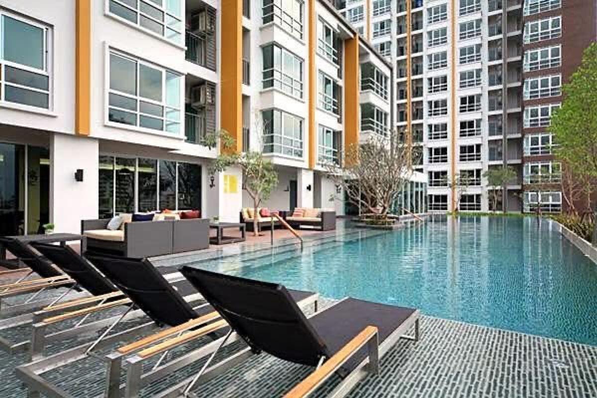 For SaleCondoRatchadapisek, Huaikwang, Suttisan : 03/04/2026, Ready-to-move-in condo in the heart of Huai Khwang, near MRT for 2.15 million.
A convenient life with complete amenities, beautiful view fitness center and swimming pool! 0642748883