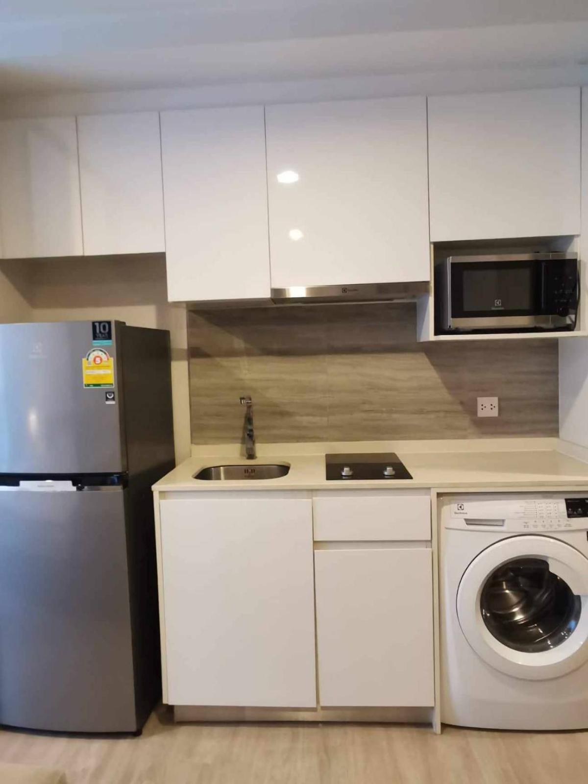 For SaleCondoWitthayu, Chidlom, Langsuan, Ploenchit : 03/04/2026, Studio Maestro 02 Ruamrudee Condo near BTS Phloen Chit starting at 3.89 million
A comfortable lifestyle with a swimming pool, fitness center, and free shuttle service! 0642748883