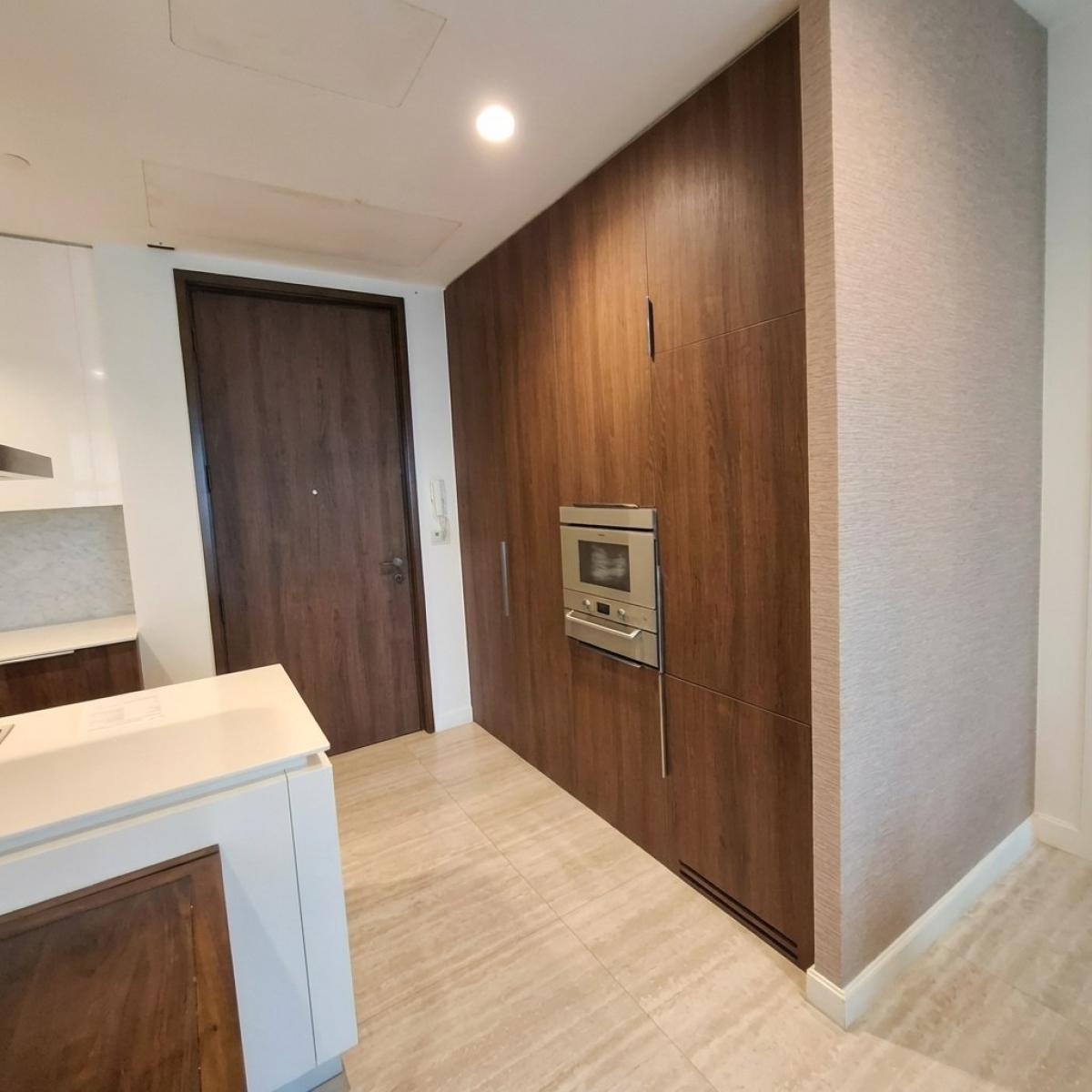 For RentCondoWitthayu, Chidlom, Langsuan, Ploenchit : 03/04/2026, Luxury 1-Bed Condo at 185 Rajadamri | BTS Ratchadamri near Central World
Rent 60,000 THB/month with full amenities! 0642748883