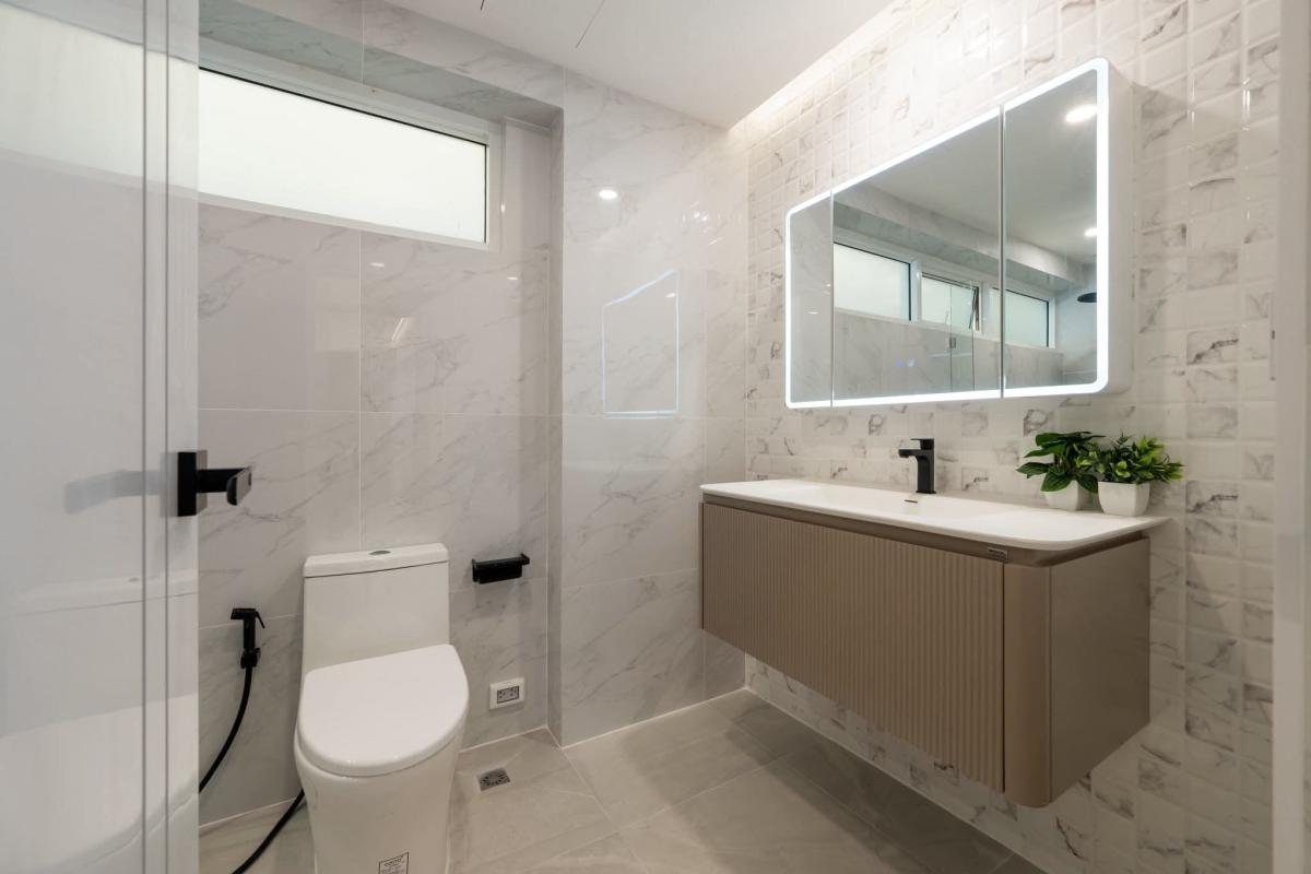 For SaleCondoSukhumvit, Asoke, Thonglor : 03/04/2026, Thonglor Condo 2 bedrooms 93 sqm. Near BTS starting at 7.99 million.
Luxury living in the city center, swimming pool, fitness center, ready to move in! 0642748883