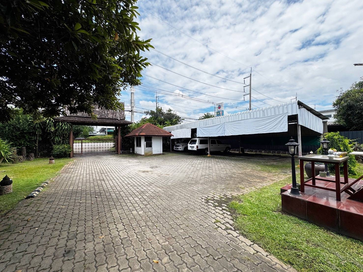 ขายที่ดินเชียงใหม่ : 95873 - ขายที่ดินพร้อมบ้านไม้สักทอง ใจกลางทำเลทองเชียงใหม่