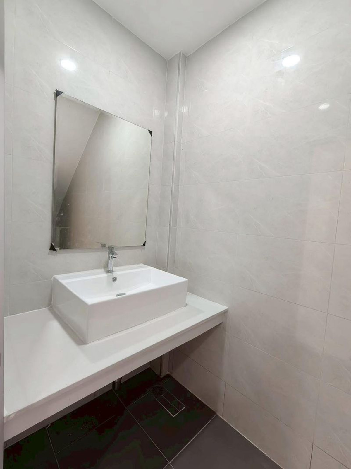 ขายทาวน์โฮมมีนบุรี-ร่มเกล้า : ขายทาวน์โฮม 2 ชั้น หมู่บ้านปรีชา 11 มีนบุรี (Preecha 11 Minburi) ขนาด 16 ตารางวา 2 ห้องนอน ใกล้ MRT สายสีชมพูสถานีเศรษฐบุตรบําเพ็ญ ตกแต่งใหม่ พร้อมอยู่ แขวงมีนบุรี เขตมีนบุรี กรุงเทพมหานคร