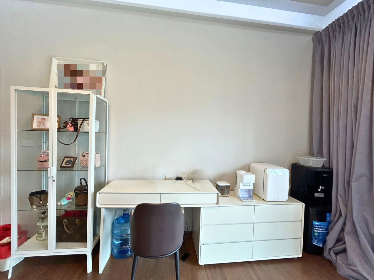 ให้เช่าบ้านลาดกระบัง สุวรรณภูมิ : ᚱ ให้เช่า ✅รับระยะสั้น 🔥 4 ห้องนอน 1 ห้องแม่บ้าน🔥บ้านเดี่ยว แกรนด์ บริทาเนีย พระราม 9 – กรุงเทพกรีฑา ใกล้ โรงเรียนนานาชาติเวลลิงตัน 