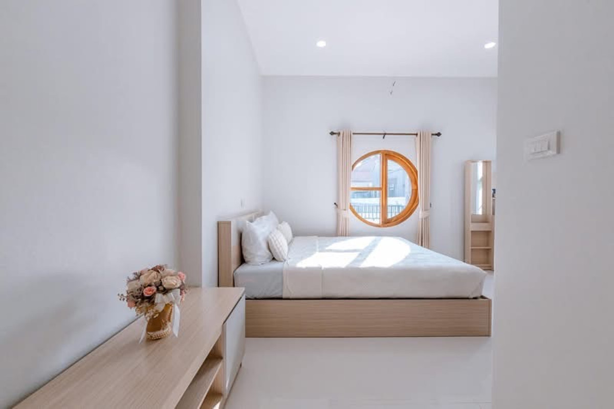 ขายบ้านเชียงราย : ✈️ ด่วน! ขายบ้านเดี่ยวพร้อมอยู่เชียงราย (โซนบ้านดู่) ดีไซน์มินิมอล พื้นที่กว้าง 88.6 ตร.ว. ใกล้สนามบินแม่ฟ้าหลวงเพียง 5 นาที! 🏡