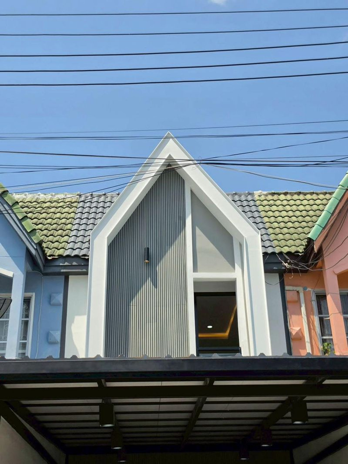 ขายทาวน์โฮมนวมินทร์ รามอินทรา : ขายทาวน์โฮม 2 ชั้น หมู่บ้านตะวันนา จตุโชติ 12 (Tawanna Chatuchot 12) ขนาด 17 ตารางวา 2 ห้องนอน ถนนจตุโชติ แขวงออเงิน เขตสายไหม กรุงเทพมหานคร