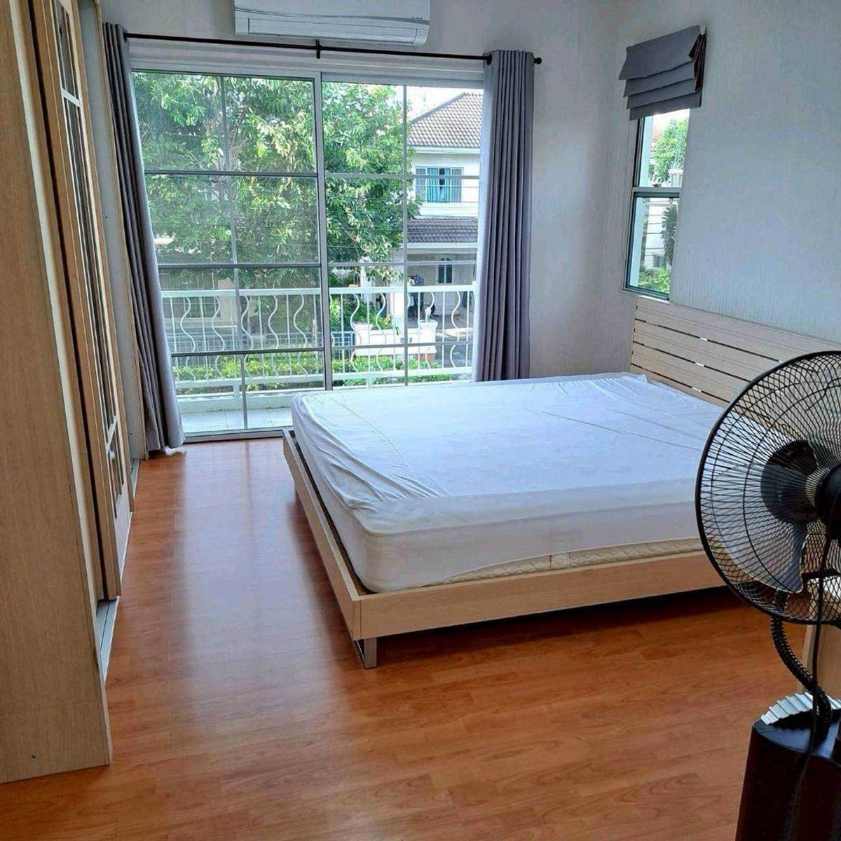 For RentHouseSeri Thai, Ramkhamhaeng Nida : Single House for Rent, Manthana Onnut-Wongwan 🚇🚝🌏