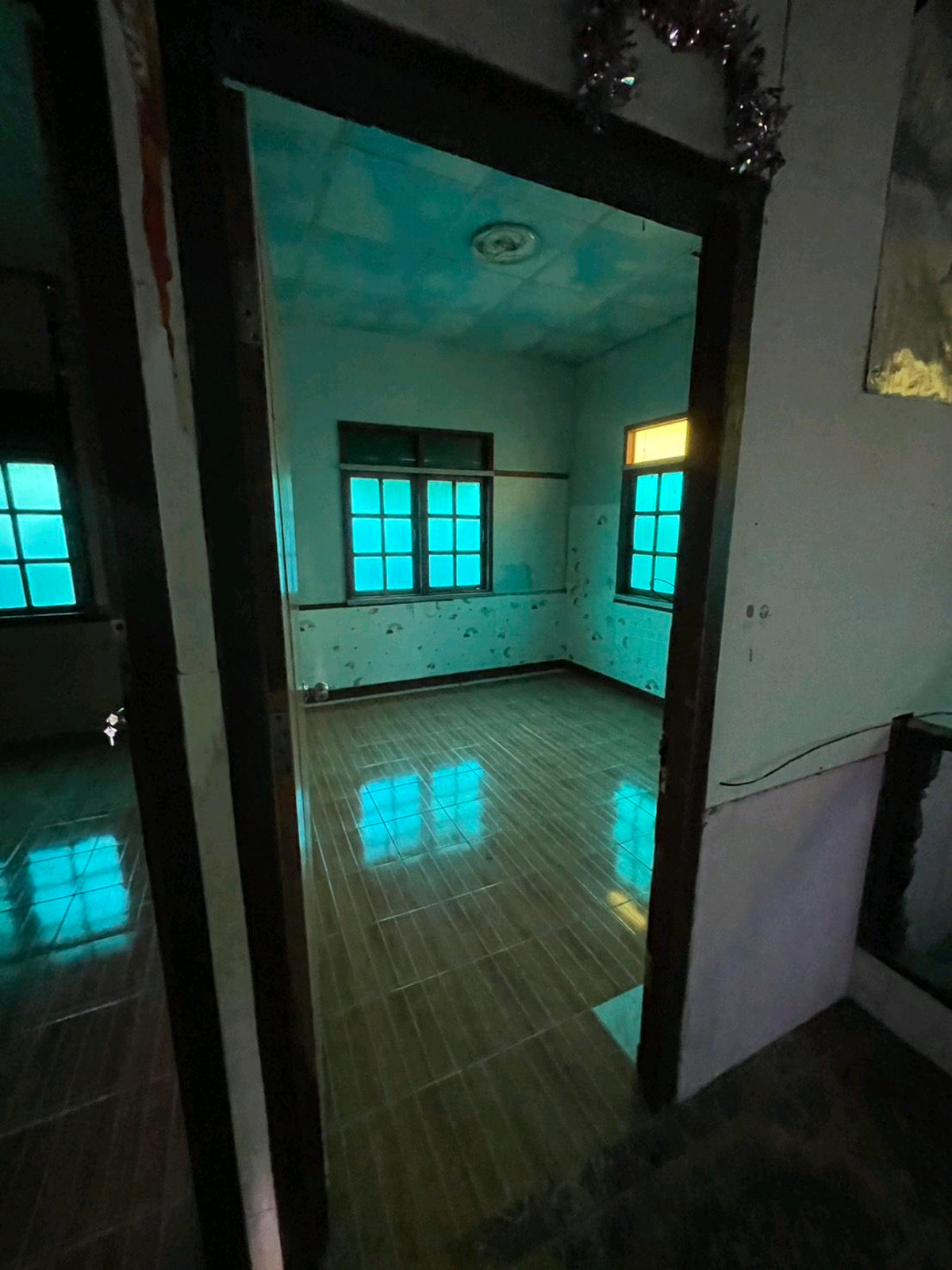 For RentHouseMin Buri, Romklao : For rent, detached house, Soi Pracha Ruamjai 45, next to Wari Phirom Park.