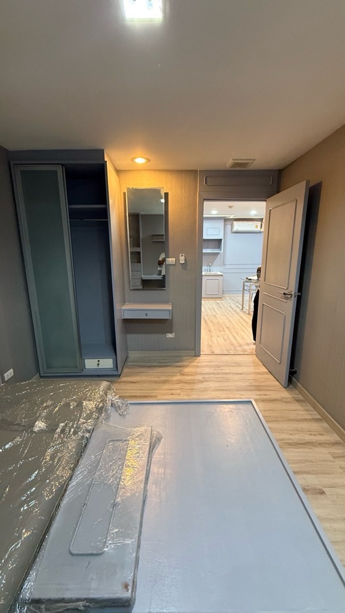 ให้เช่าคอนโดเลียบทางด่วนรามอินทรา : For rent JW. Sriwara 2 bed 2 bath 58 sqm 20,000 ให้เช่า 2 นอน 2 น้ำ 58 ตรม 20,000