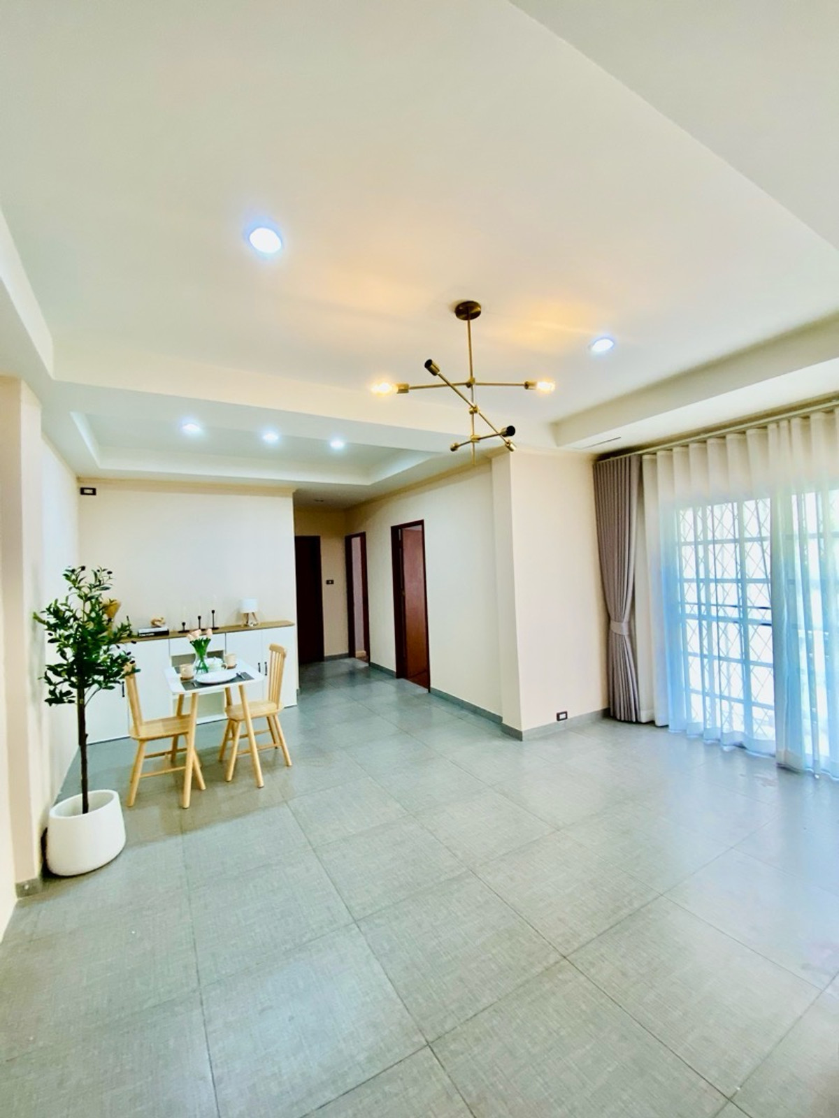 ขายคอนโดบางนา แบริ่ง ลาซาล : ขายคอนโด ชั้น1 มีสวน 2นอน 1น้ำ 58ตร.ม จอดรถ2คัน 