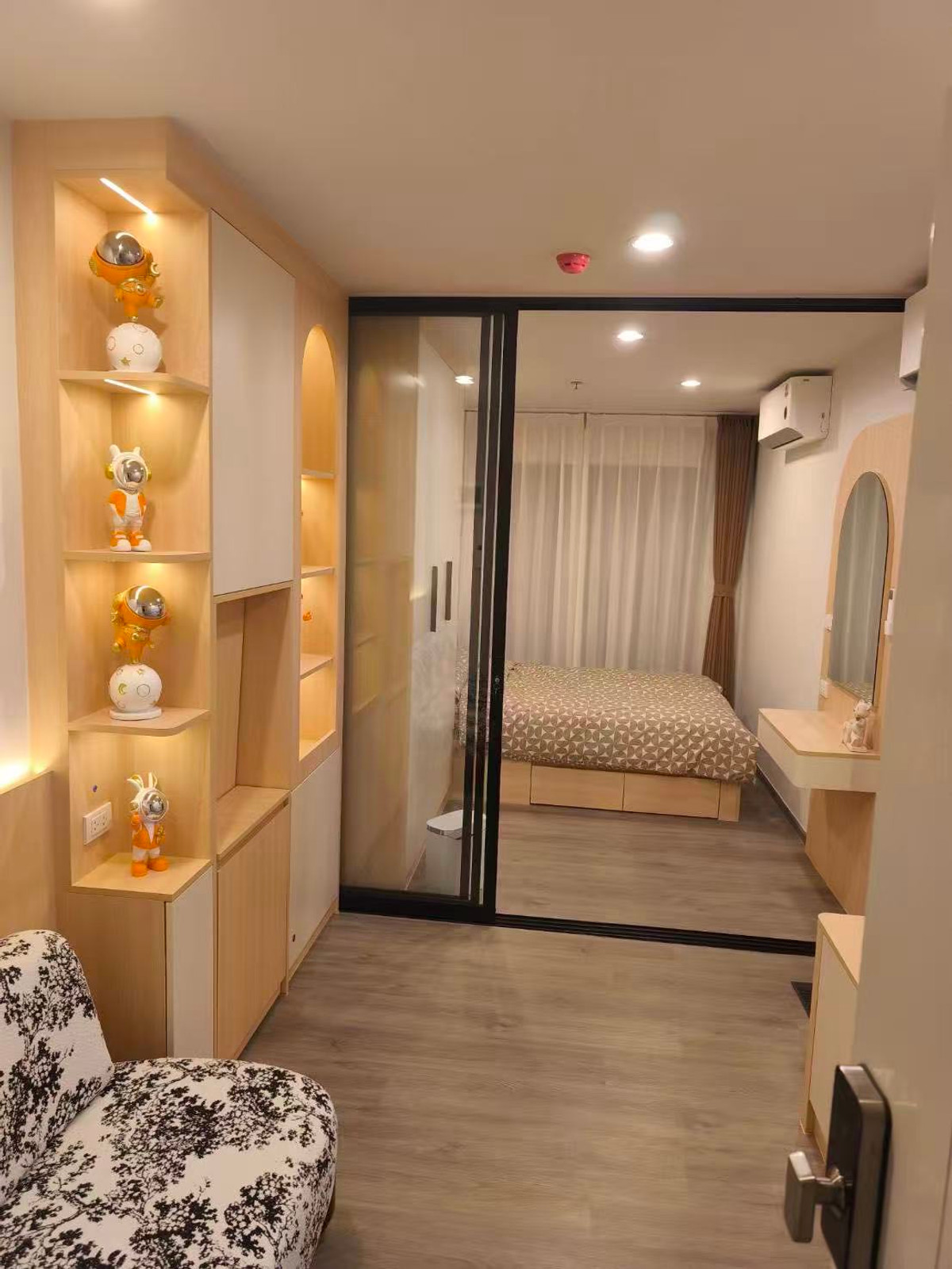 For RentCondoThaphra, Talat Phlu, Wutthakat : 🏢 Condo for Rent: Regent Home Wutthakat