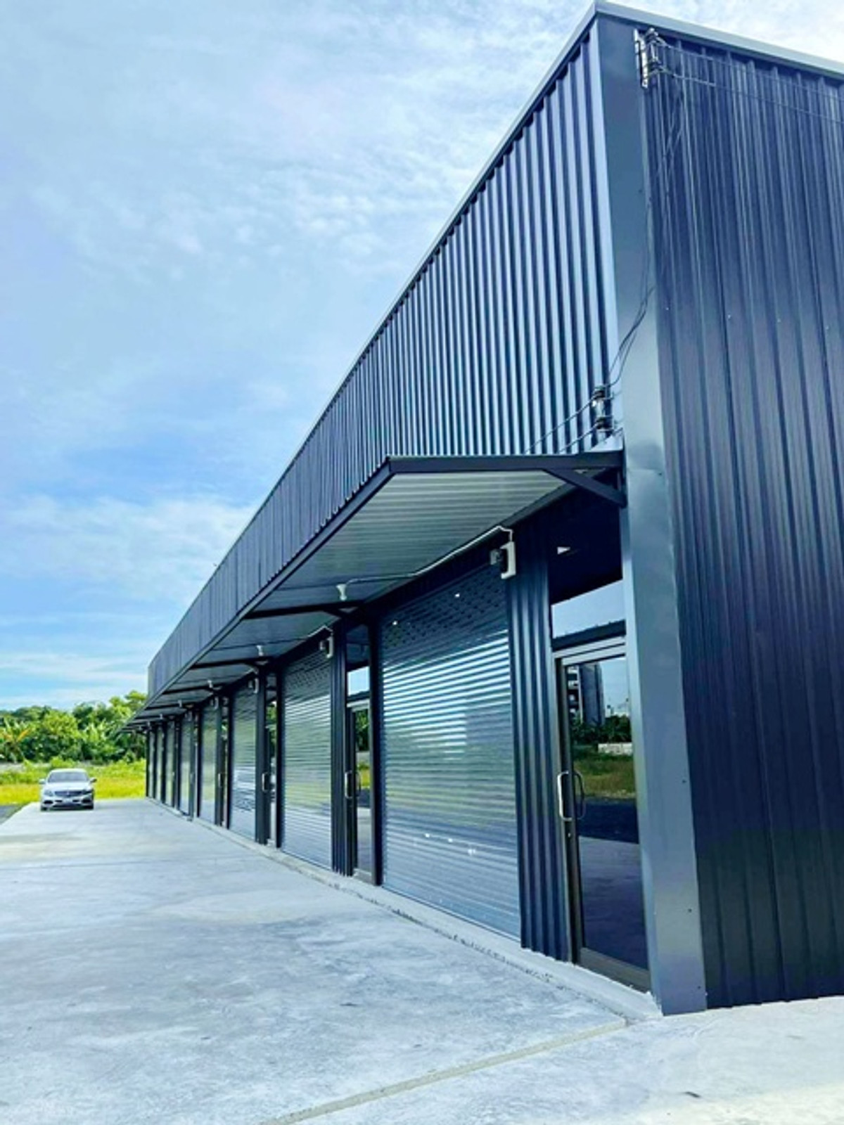 For RentWarehouseSilom, Saladaeng, Bangrak : BTS Srinakarin38 land area 35-125 sq.wa. hight 6m. Warehouse for rent 1bed 1bath near ARL HuaMak 900