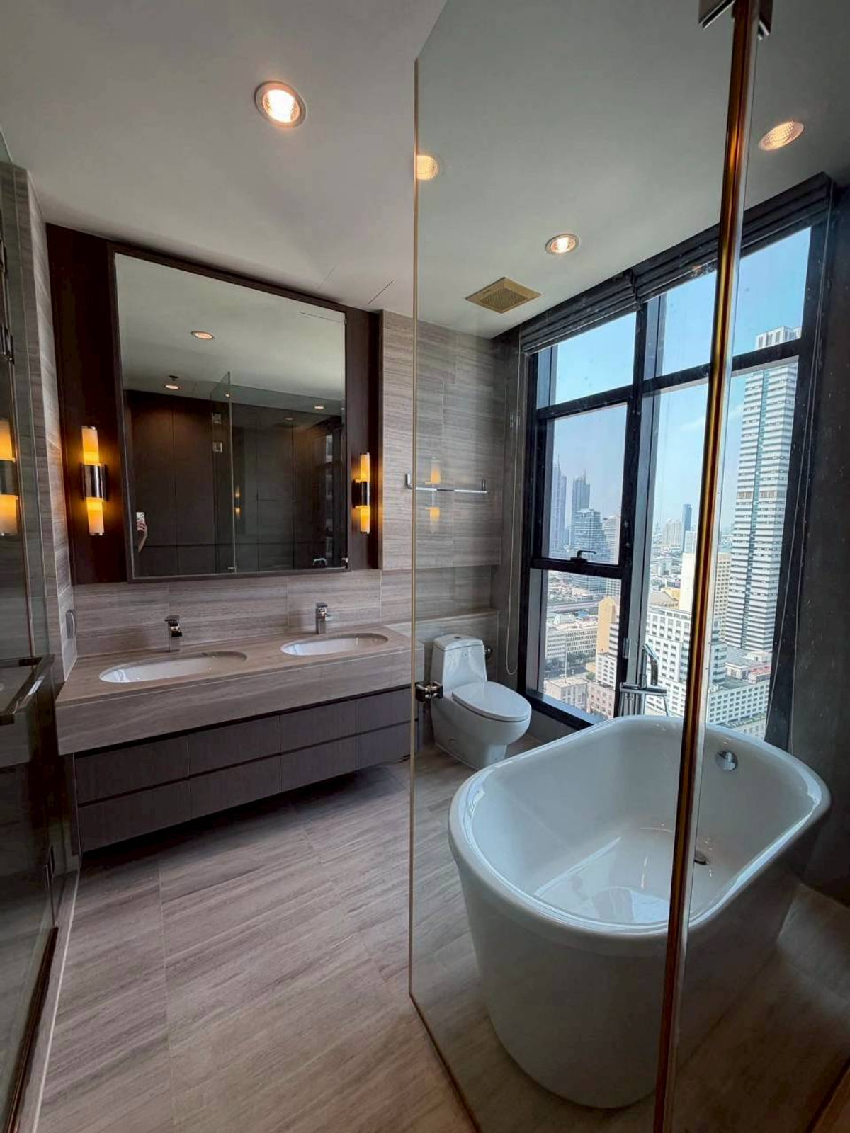 ให้เช่าคอนโดสาทร นราธิวาส : ✅ DPMS105 ✅ Line : @p2nproperty