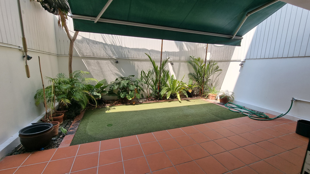 For SaleTownhomeSukhumvit, Asoke, Thonglor : Townhouse for sale, renovated, Thonglor, 4 bedrooms, 3 bathrooms, land size 30 sq m.