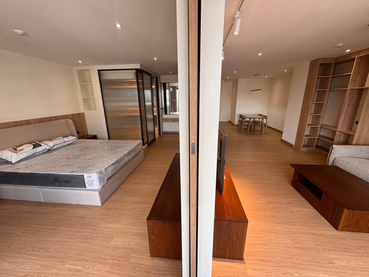 For RentCondoSukhumvit, Asoke, Thonglor : Condo for rent Lake Avenue Large room Newly renovated Fully furnished. Ready to move in!