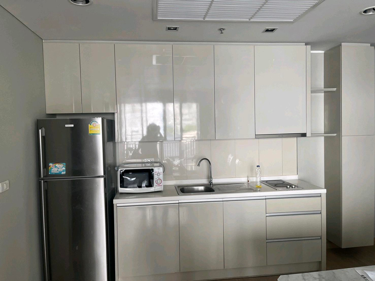 For RentCondoRatchathewi,Phayathai : Condo for rent, The Address Phayathai, size 65 sq m, 2 bedrooms, 1 bathroom, with bathtub, ready to move in, price 32,000 baht/month contact: 095-9571441 ID Line: nada_sara