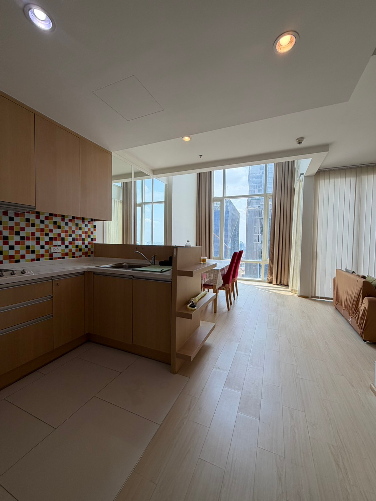 For RentCondoRatchathewi,Phayathai : 🎉Condo for rent, Villa Ratchathewi, Duplex room, ready to move in🎉 1 bedroom, rent only 33,000 baht, make an appointment to see the room, contact Line id: @568lwoey