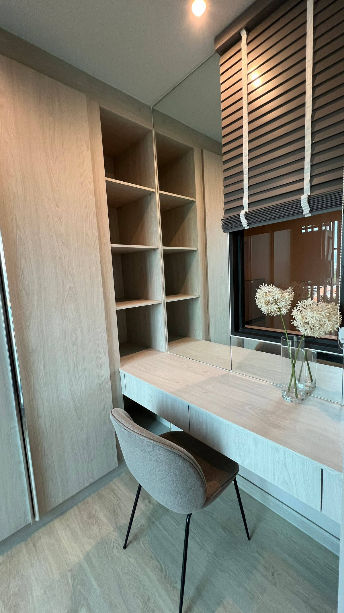 For RentCondoWitthayu, Chidlom, Langsuan, Ploenchit : Life One Wireless, 25,000baht, 1bedroom, 35sqm, BTS Ploenchit, BTS Chidlom, near Witthayu, Chidlom, Ploenchit, Sukhumvit, Rama 9, Ratchada, Sathorn, Silom, Chula, Siam, CentralWorld, Central Embassy, ​​Central Chidlom, Bumrungrad, Mater Dei, Park Venture