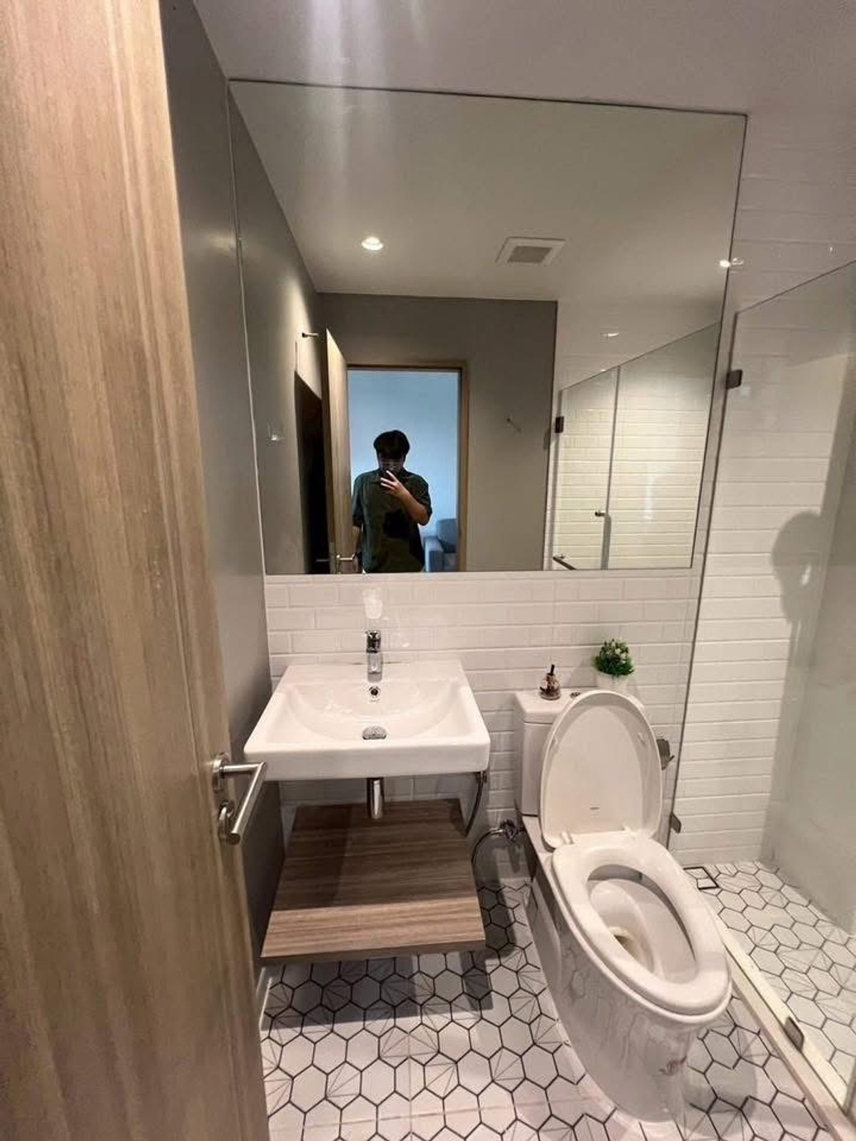 For RentCondoThaphra, Talat Phlu, Wutthakat : 🔥 Best price in the project! Cheapest and best value right now 🔥 🛑 Urgent! Only 12,000 baht/month 🏙 Condo Altitude Unicorn Sathorn–Tha Phra ☑️ Ready to move in | Make an appointment to view immediately.